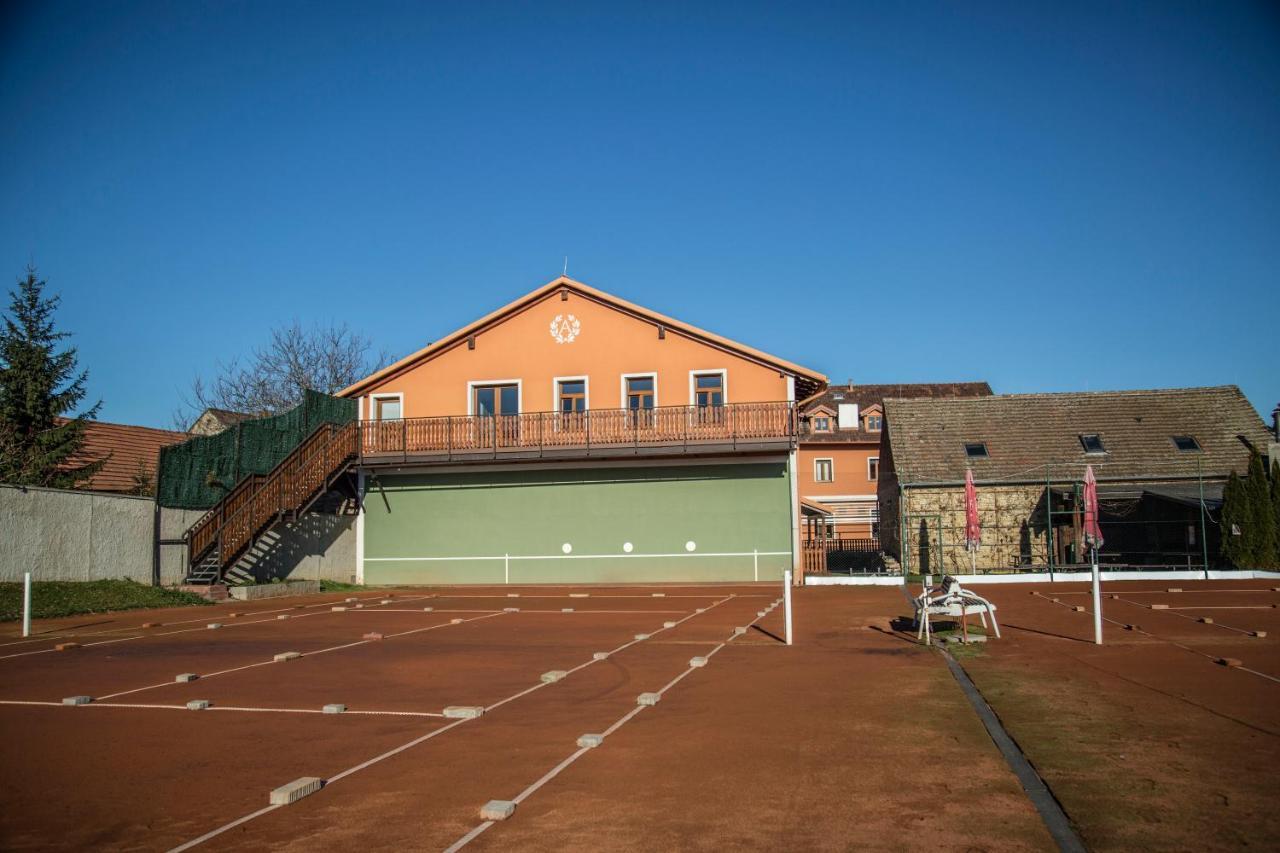 Hotel Amálka u Řípu Straškov Exterior foto